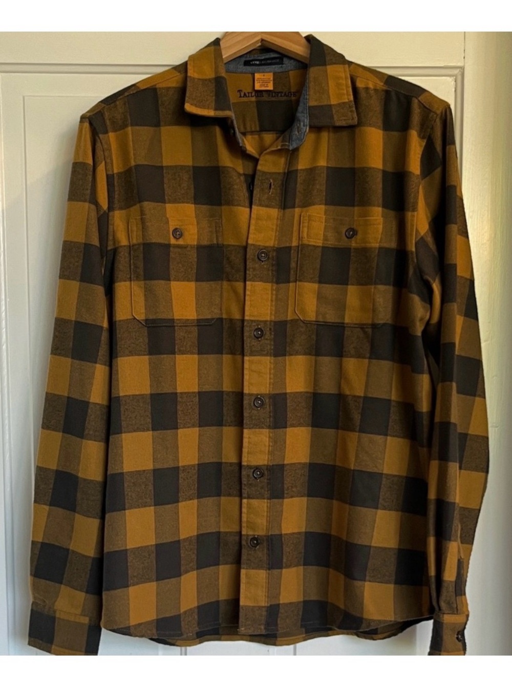 Men’s Tailor Vintage Tan and Black Plaid Shirt Size Small